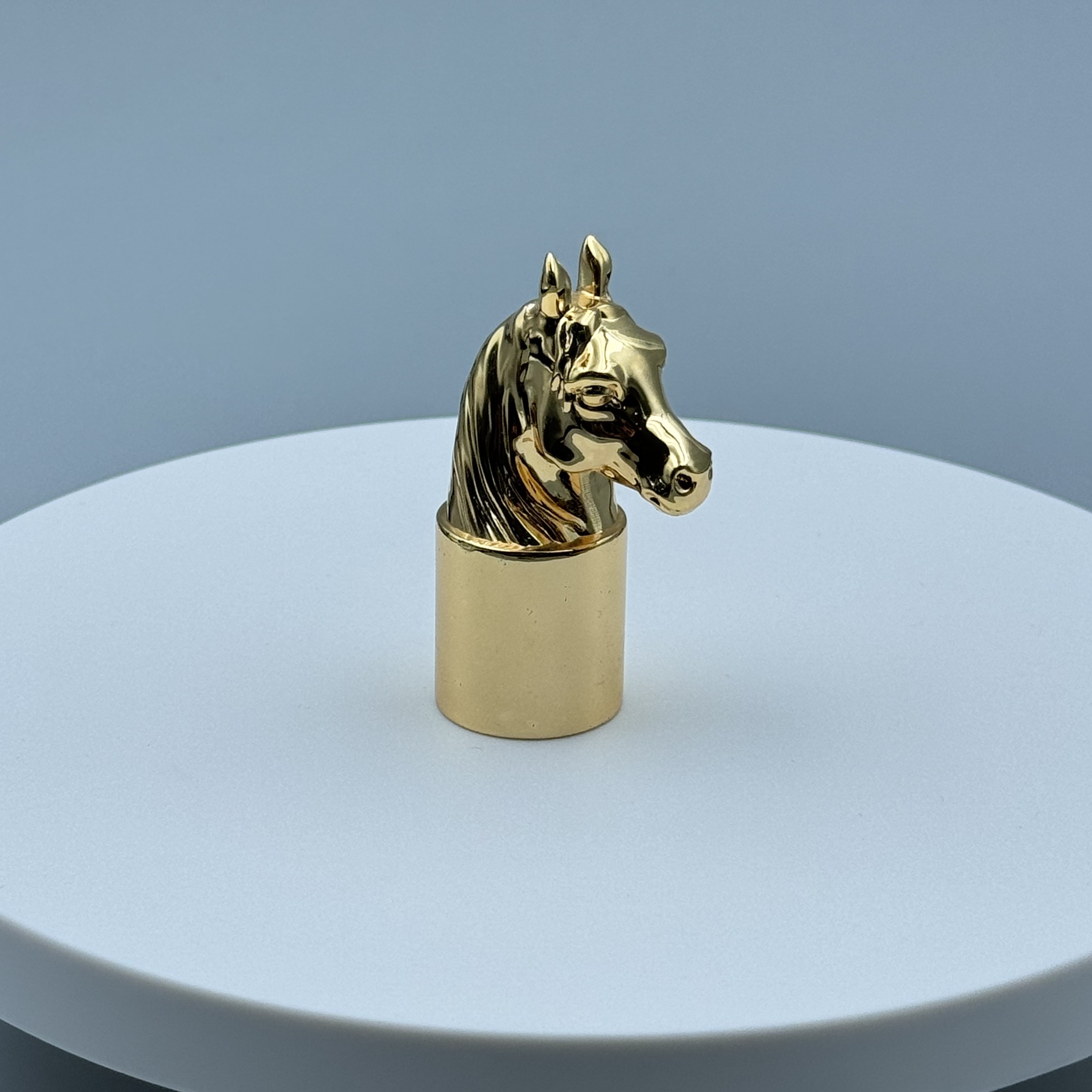 Existing Mould No Mould Fee Zamak Perfume Caps for Customizable and Eco-Friendly Fragrance Packaging Solutions