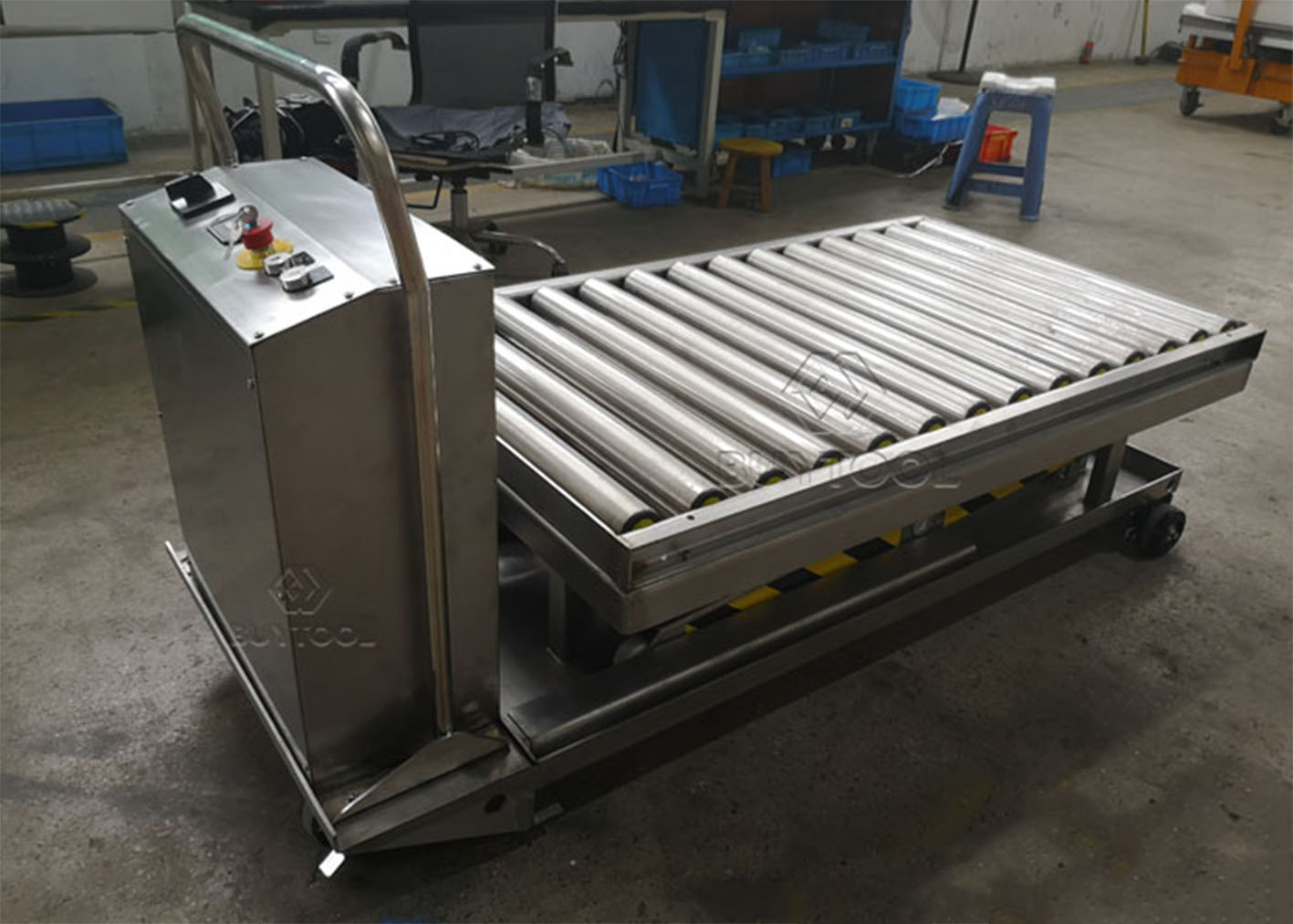 Electric Mobile Stainless Steel Pallet Lift Table With Rollers In Food Field 1220x610mm