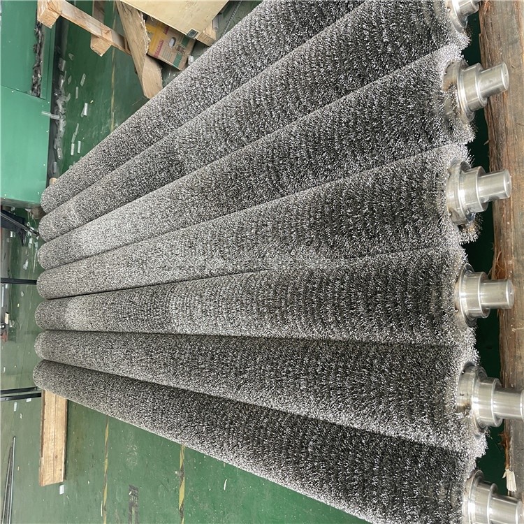 Metal Bristle Brush Rolls Are Used In Brush Machines For Polishing
