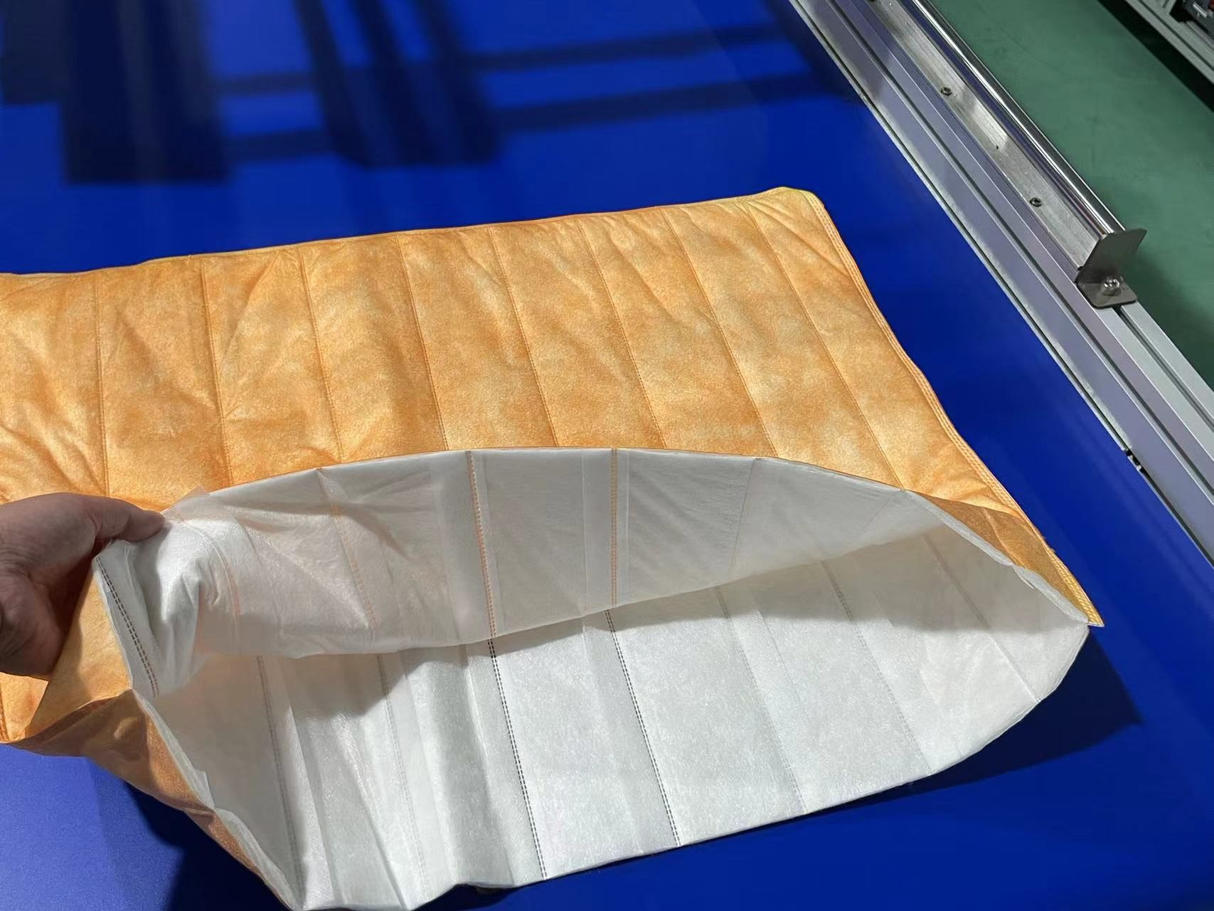0.6Mpa PLC Program Control Ultrasonic Intermediate Effect Air Filtration Bag Making Machine