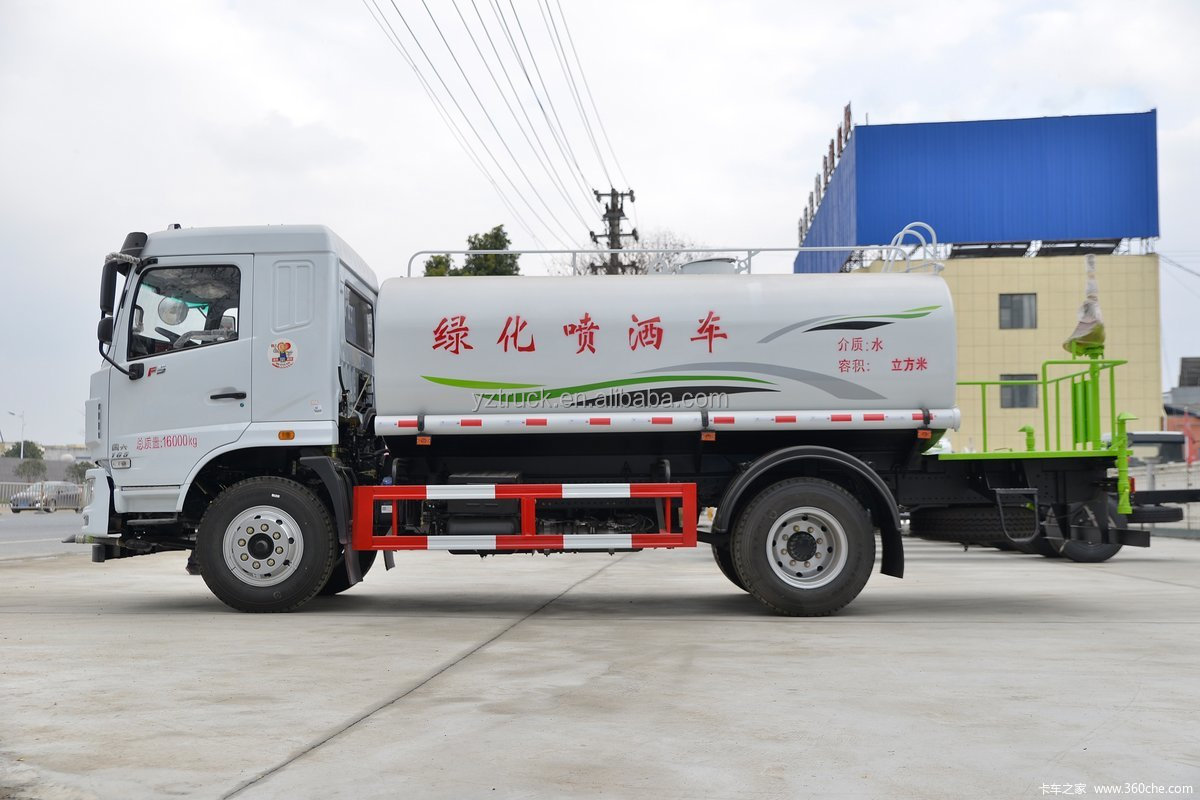4X2 Wheel Drive Dongfeng Cargo Truck With Design And 190HP Water Sprinkler Tank