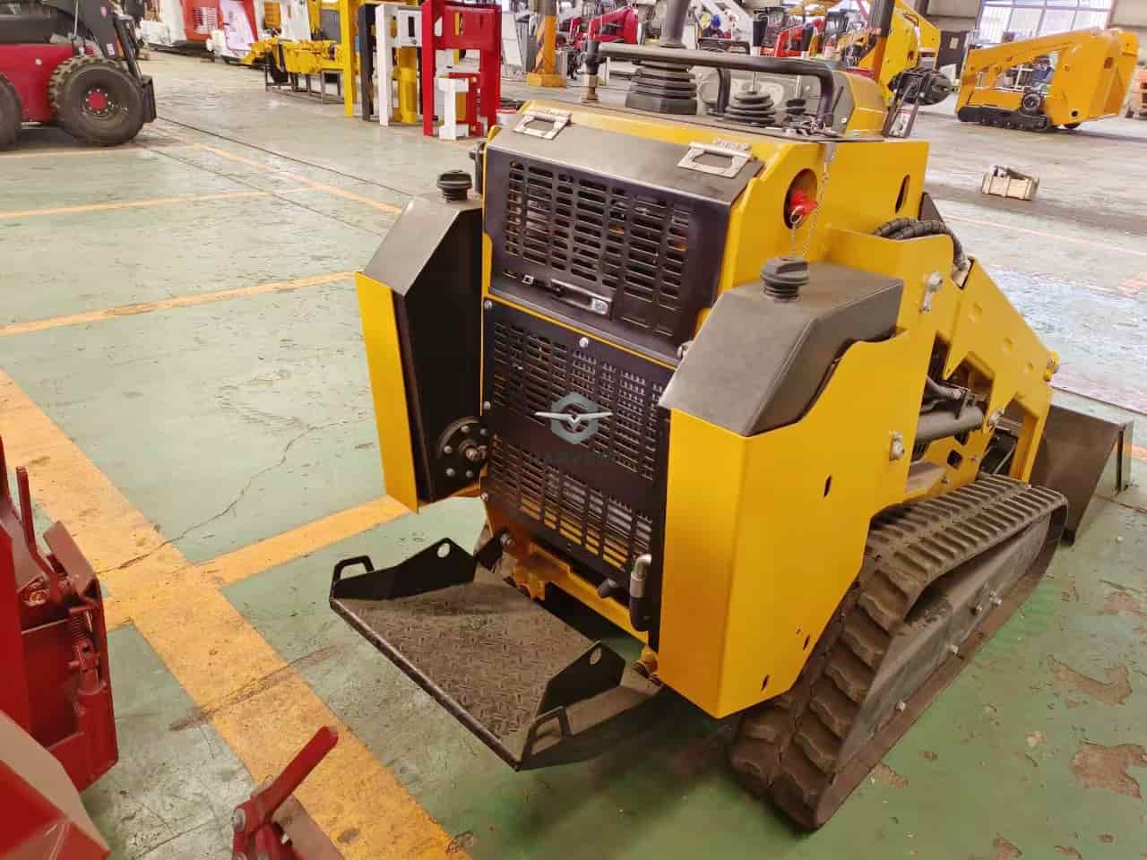 Stand-on Skid Steer Loader LY850 with 0.2m3 bucket & Kubota engine Hot Sale