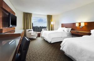 Wholesale Contemporary Mahogany Panel Full Size Bed Hotel Furniture Set With Leather Chairs from china suppliers