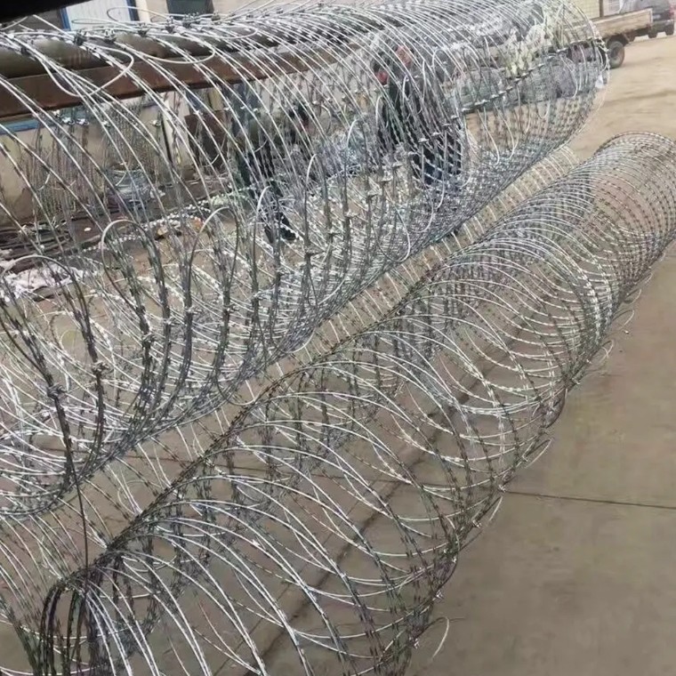 Easy to Construct Razor Barbed Wire with Good Deterrence Effect