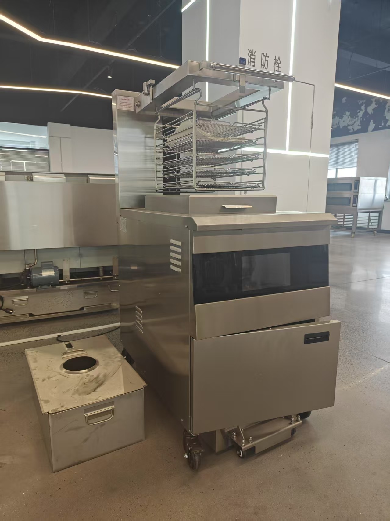 8HD Electric Smart Touch Panel 55L 5 Fry Tray Big Productivity 17KW Open Deep Fryer