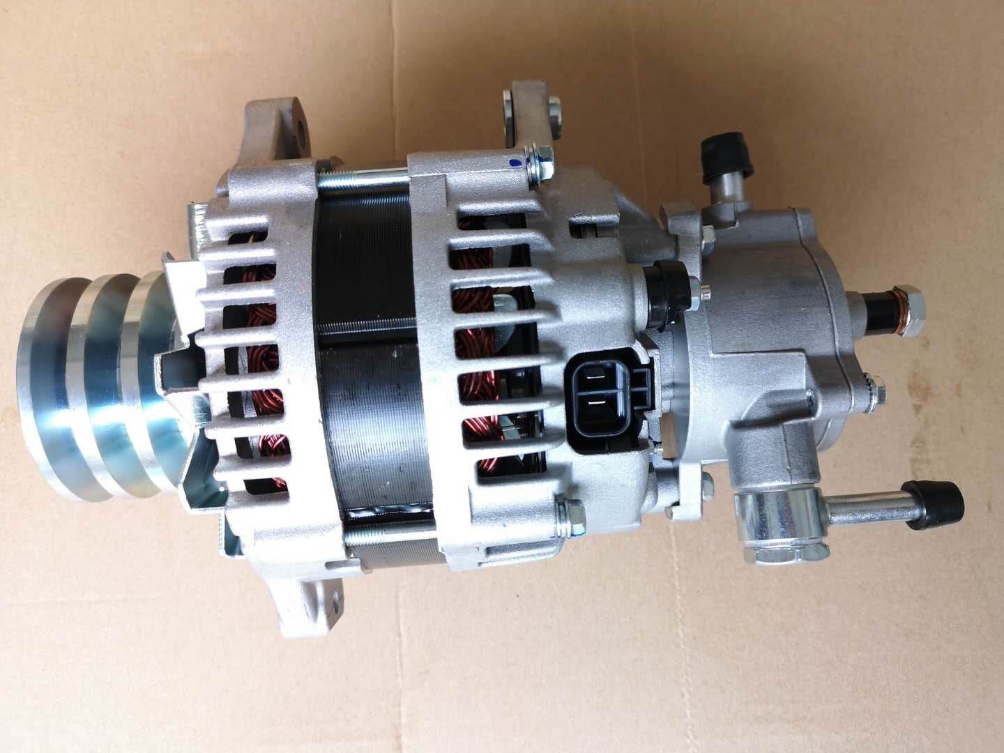24V 80A Generator 8973515741 Engine 4HF1 4HG1 4HJ1 With Vacuum Pump 2 Pins Plug Aluminum Body Parts