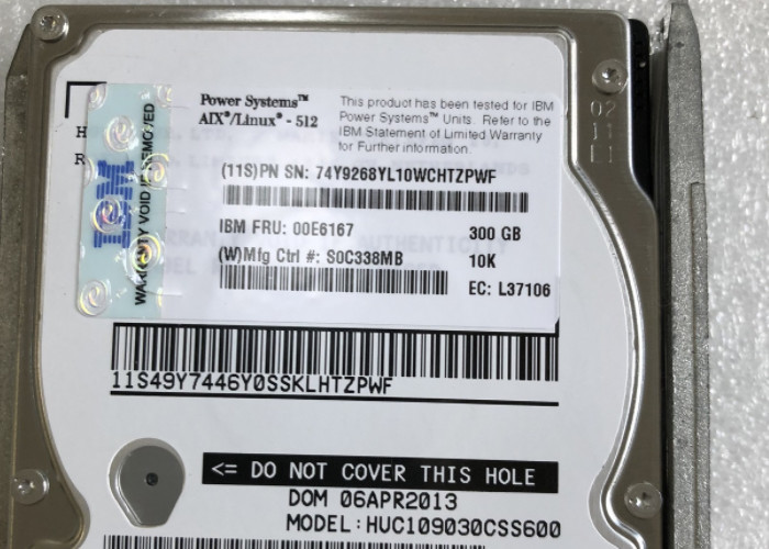 1885 44V6838 44V6833 IBM Hard Disk 300G 10K SAS 2.5 Inch Cache Capacity 16MB