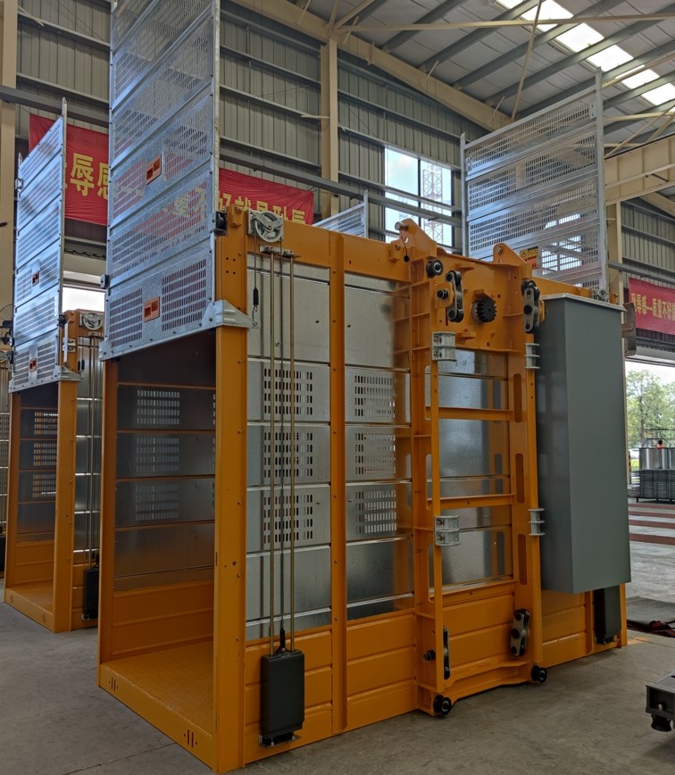 Q355B Steel Material Construction Passenger Hoist , SC200/SC200 Goods Hoist Lift