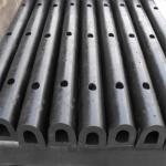 Energy Absorbing Marine D Fender 100% Natural Rubber Black Color