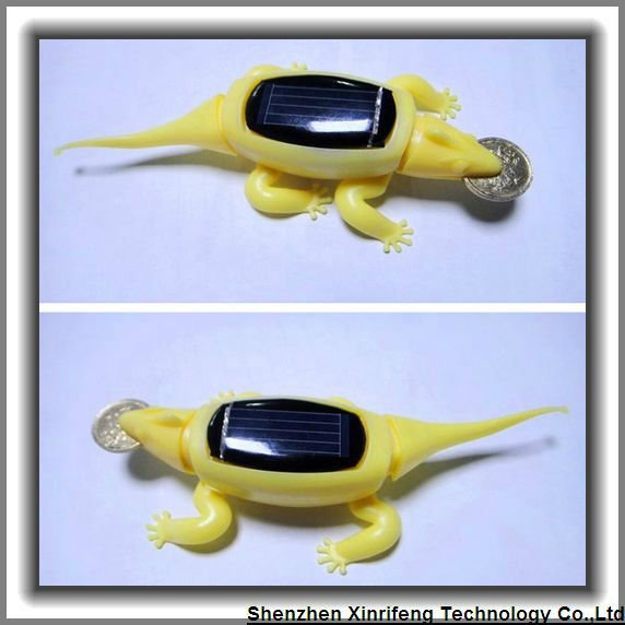 Durable Yellow Solar Cell Toy Mini Solar Chameleon Toys For Kids