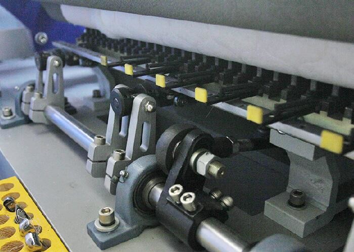 Steel Material #7 / #10 Shuttle Bar Quilting Machine Shuttle Holder