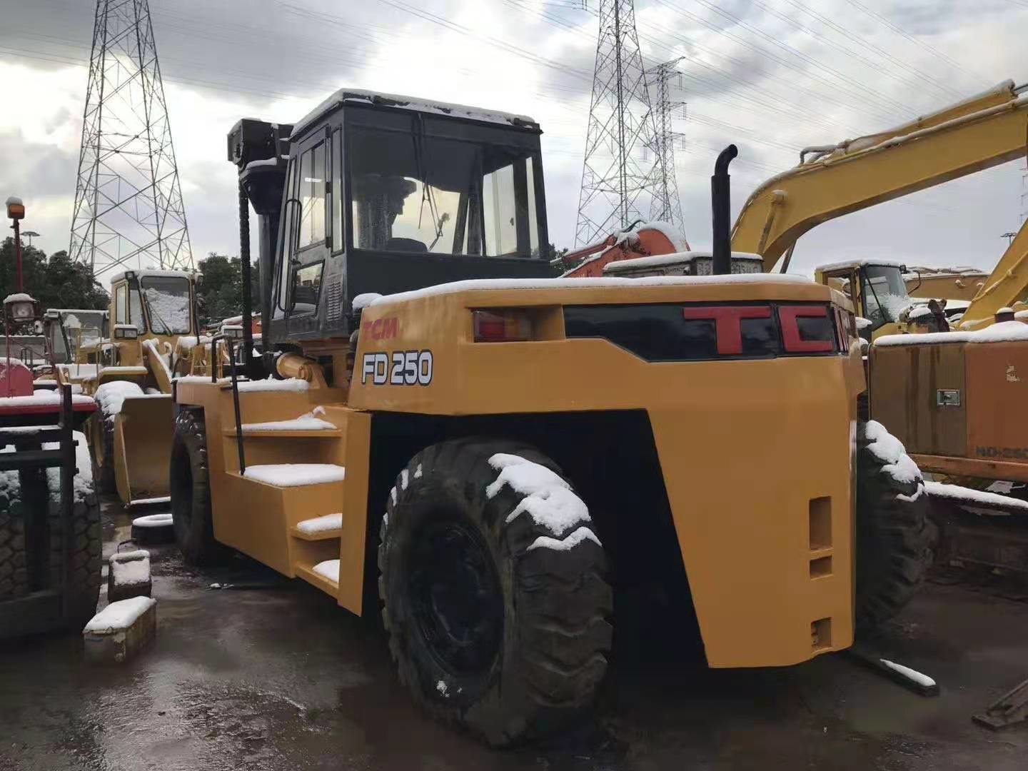 Second Hand 900mm 20 Ton FD200Z TCM Diesel Forklift