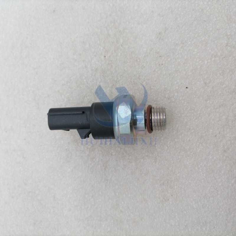 Oil Pressure Switch 4076930 6744-81-4010 for QSB6.7 QSB3.3 PC200-8 PC240-8
