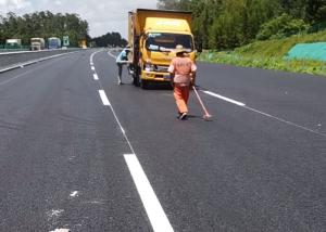 Wholesale Reflective Powder Thermoplastic Hot Melt Road Marking Paint from china suppliers