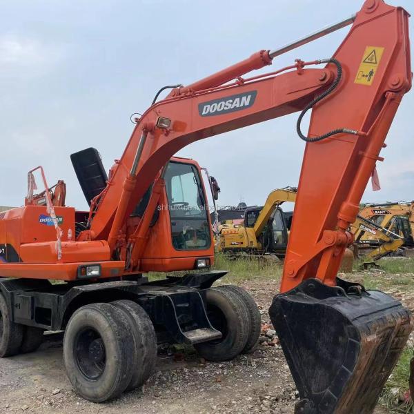 China wheeled excavator Doosan 150 second hand excavator heavy machine large