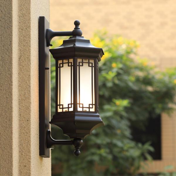 Outdoor waterproof courtyard wall lamp outdoor retro outdoor balcony exterior