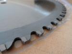 Quality carbide and cermet tipped cold saw blades with CrV steel for cutting