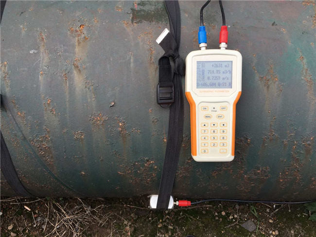 High Precision Handheld Ultrasonic Flow Meter , Clamp On Ultrasonic Flow Meter