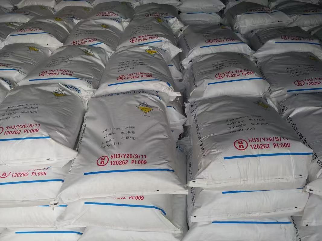 Inorganic Raw Materials Potassium Hydroxide CAS 1310-58-3 for Various Applications with Strong Alkalinity