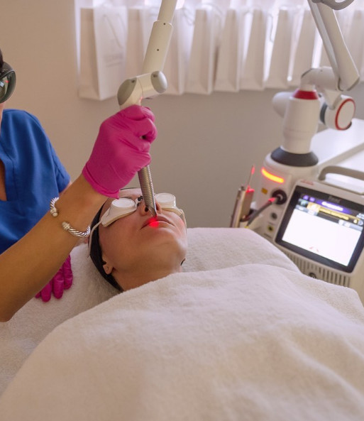 Non Invasive Smooth Face Lifting Machine Piano Erbium Yag Laser Face Wrinkles Machine