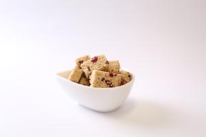 Wholesale Roasted Cranberry Sesame Crunchy Sweet Candy Cluster Snack No Food Color from china suppliers