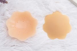 Silicone bra pads vertical injection molding machine close-up