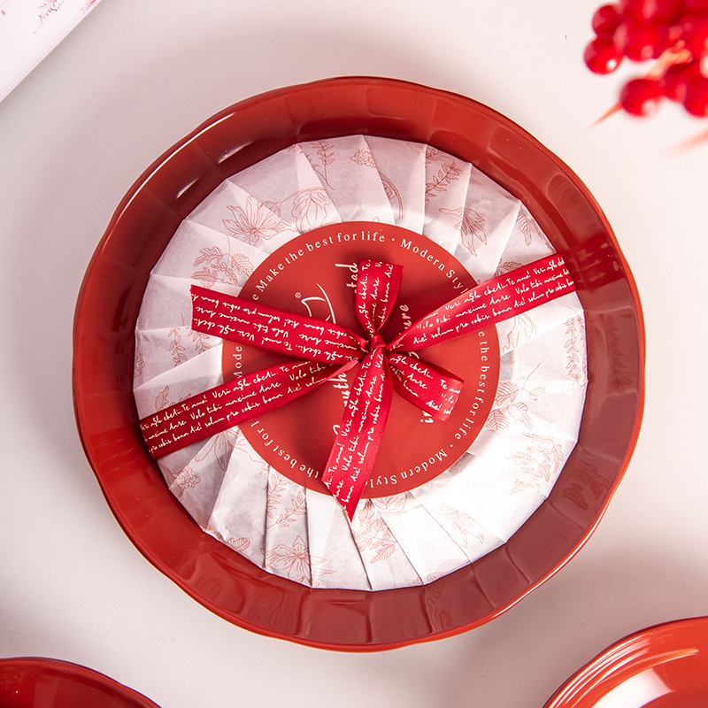 OEM And ODM Red Glaze Christmas Dinnerware Set Ceramic Bowl Porcelain Plate For Presents Occasion