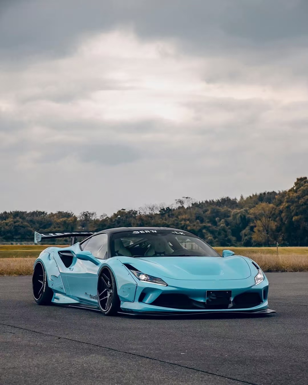 F8 Ferrari Auto Body Kit LB Style Blue Carbon Fiber Spoiler Lip Wide Body Kit Wheel Arch