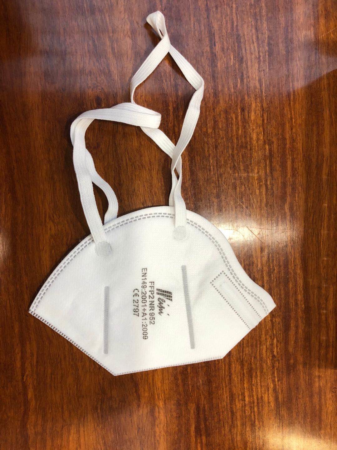 Protective Nonwoven Flat Fold Filter Face Mask With Earloop Strap / FFP3