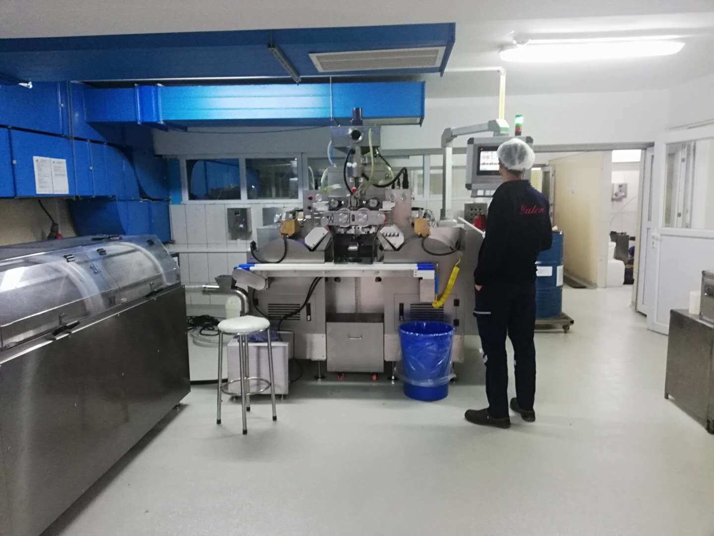 0.4 Kw Plastic Drying Trays / Volume Pharmaceutical Drying Machine