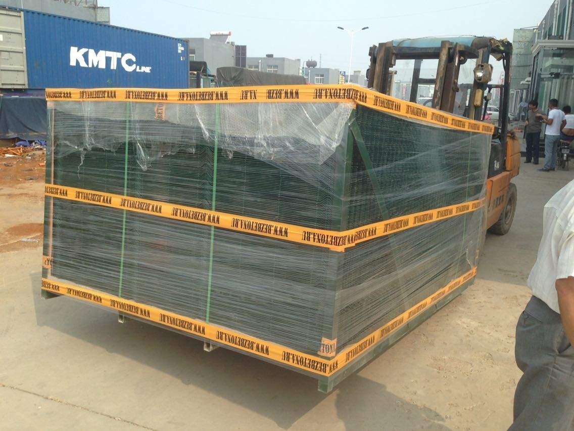 Nylofor 3D Curved low cost wire mesh fence for warehouse
