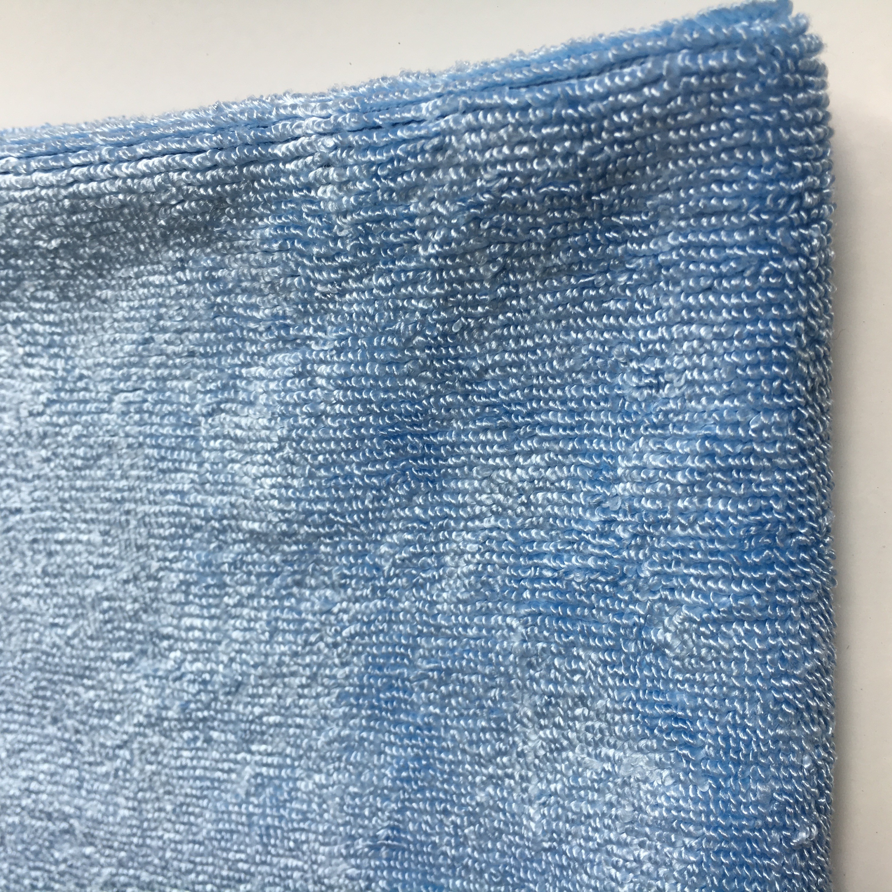 White 100% polyester shiny weft wipes