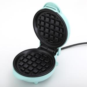 Wholesale Colorful Housing Breakfast Sandwich Mini Waffle Maker 50/60Hz 550W from china suppliers