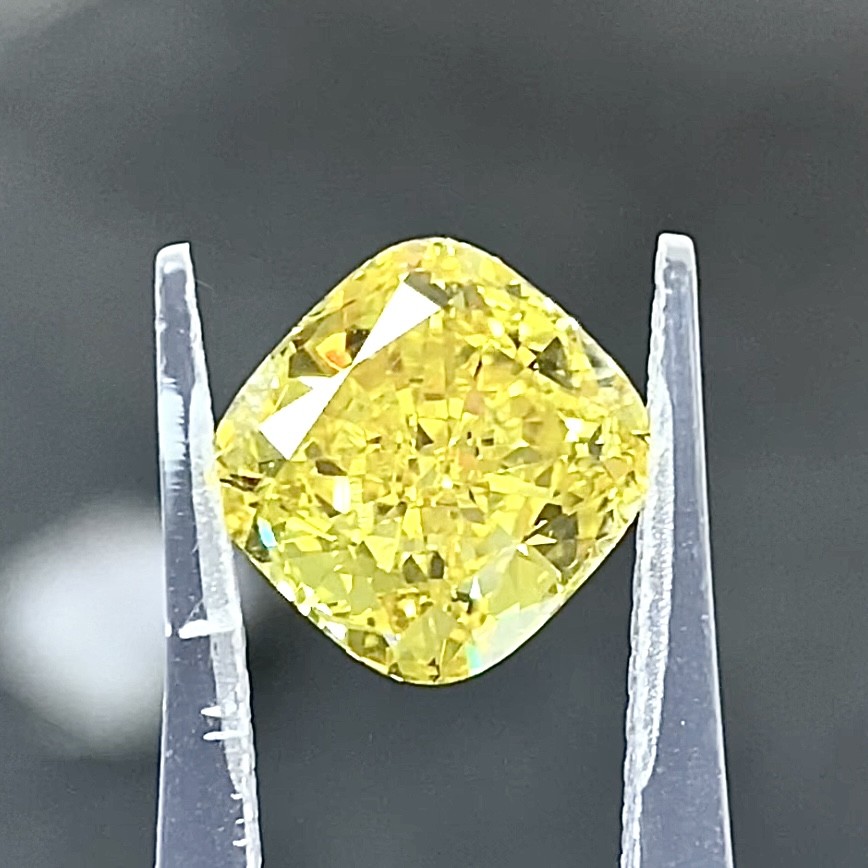 0.55ct Lab Created Yellow Diamonds Square Cushion Shape Fancy Vivid Yellow IGI Certified