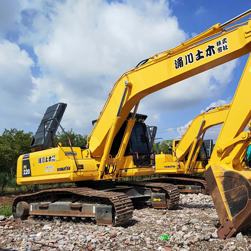 Japanese Imported Original Used Komatsu PC220-8 Excavator 110kw Rated Power 400L Fuel Tank