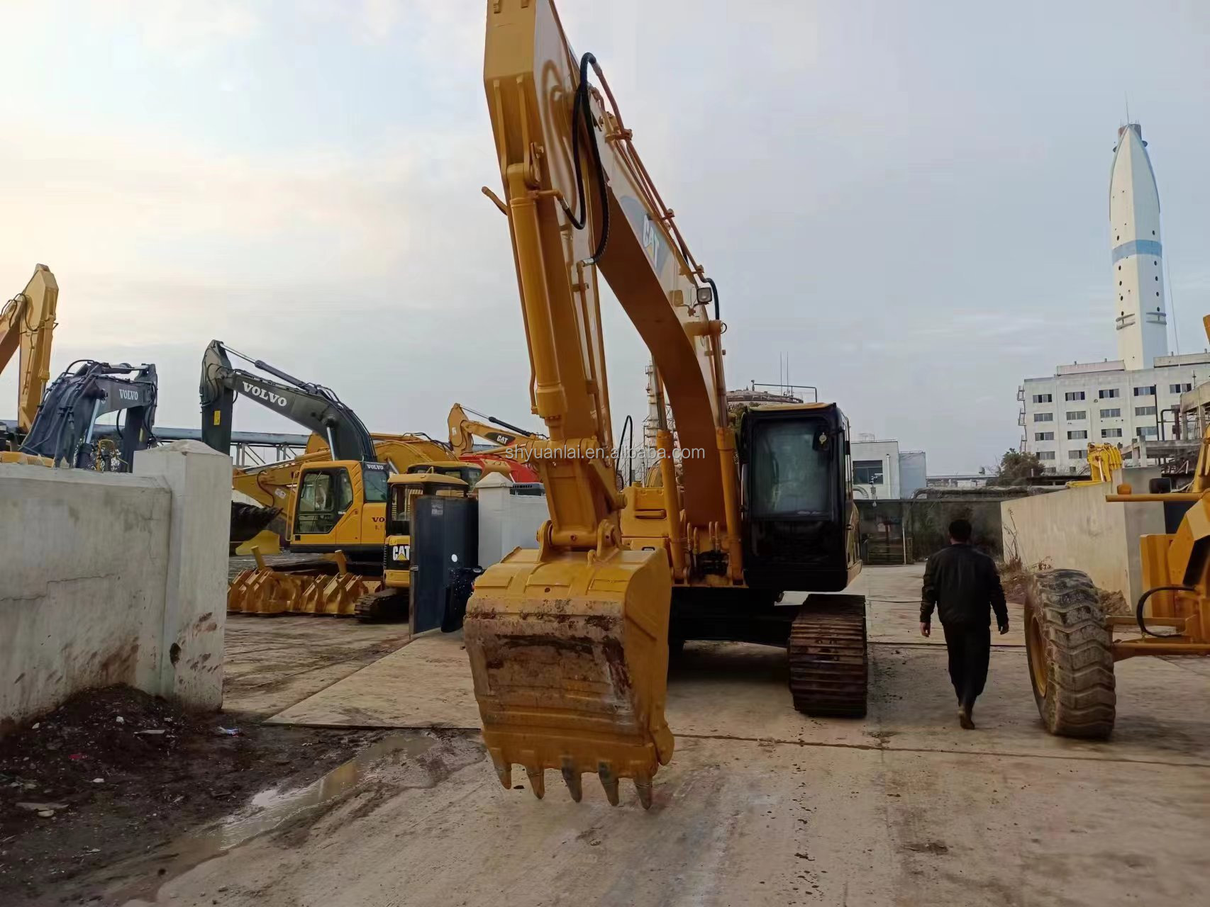 Strong Power And High Work Efficiency Original Paint CAT 320C Excavator 99.9KW
