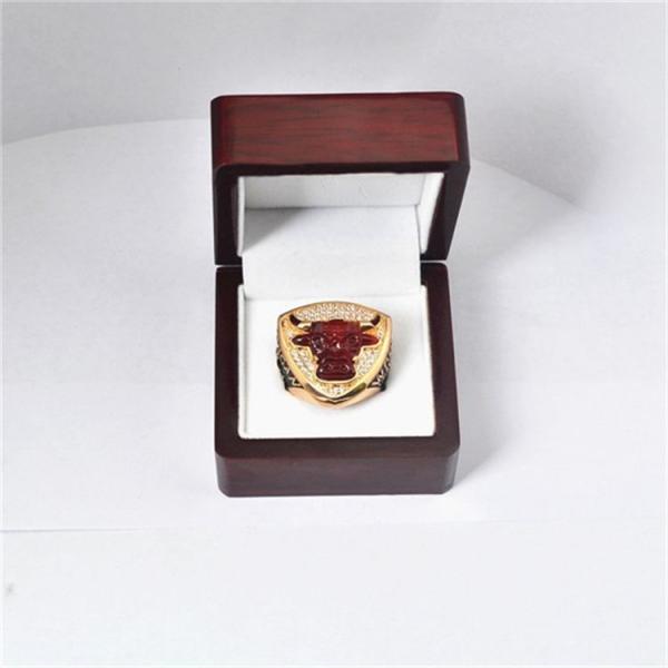 Saudi Jewelry Wooden Box Silk Screen Printed Logo Beautiful Appearance With Matt
