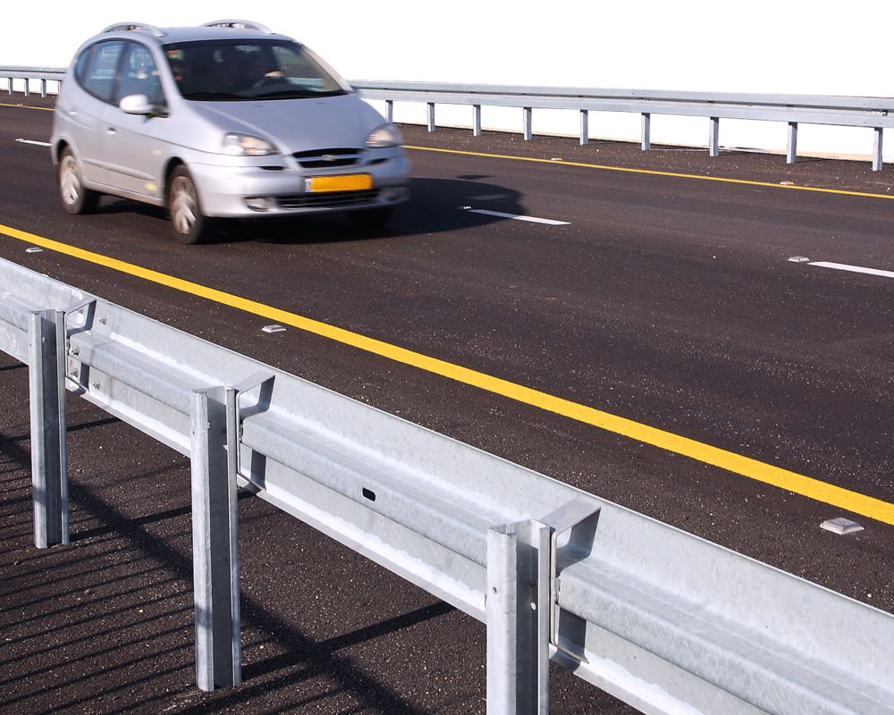Q235 SJ235R Customized Galvanized Traffic Barrier Steel Highway Guardrail