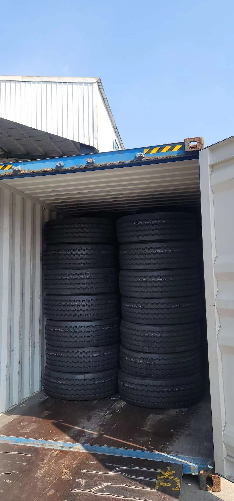 65R22.5-20PR Radial Truck Tires Customization 22.5 Truck Tires