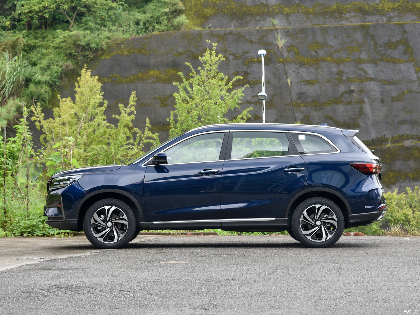 Affordable 2021 Baic Ruixiang X5 SUV Gasoline 1.5T MT 156hp FWD LHD Car Engine Model 1.5T 156hp L4