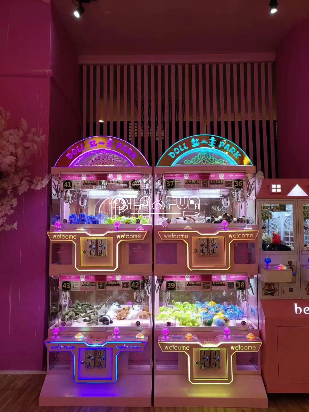 Coin Operated Games Arcade Kids Game Transparent Glass Small 4 Players Mini Claw Crane Machine Prizes