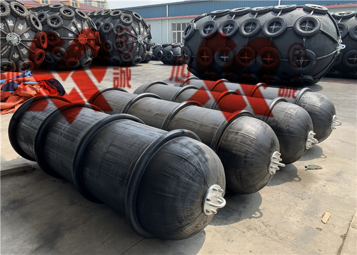 Good Air Tightness Yokohama Pneumatic Fenders , Boat Rubber Fender