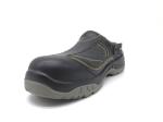 Slip Resistance Leather Safety Shoes Perforated Safety Clogs For Medical