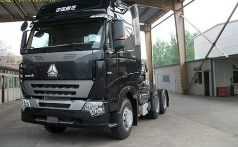sinotruk howo A7 336hp to 420hp tractor truck head cross Country for desert tractor head