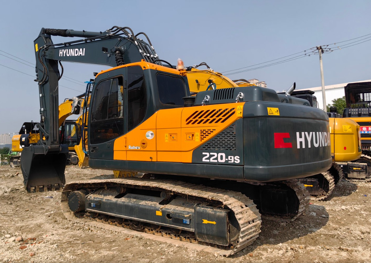 Korea Brand Hyundai 220LC Used Crawler Excavators Heavy Duty 22T Digger Machine