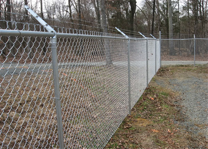 Hot - Dipped Galvanized Iron Wire Chain Link Fences For Dogs 2'' / 11.5GA