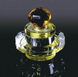 Wholesale Elegant Crystal Perfume Bottle from china suppliers