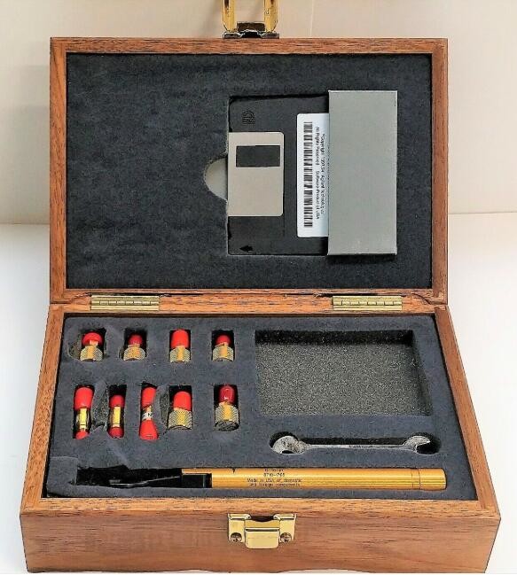 Portable 85052D Economy Mechanical Calibration Kit DC to 26.5 GHz 3.5mm