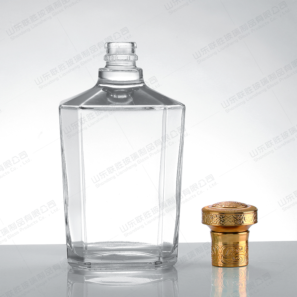 1500ml Red Wine Decanter Crafted from High Borosilicate Glass for Wine Lovers' Pleasure