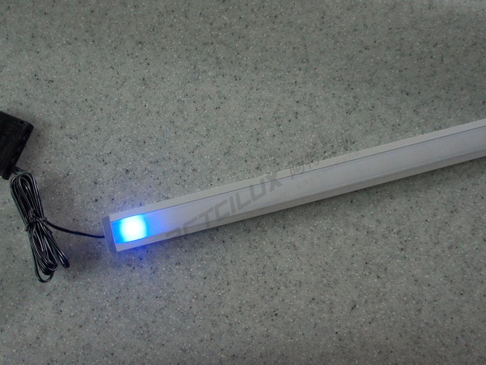 12V Standard Cabinet Strip Light 90lm White Emitting Color Adjustable Length